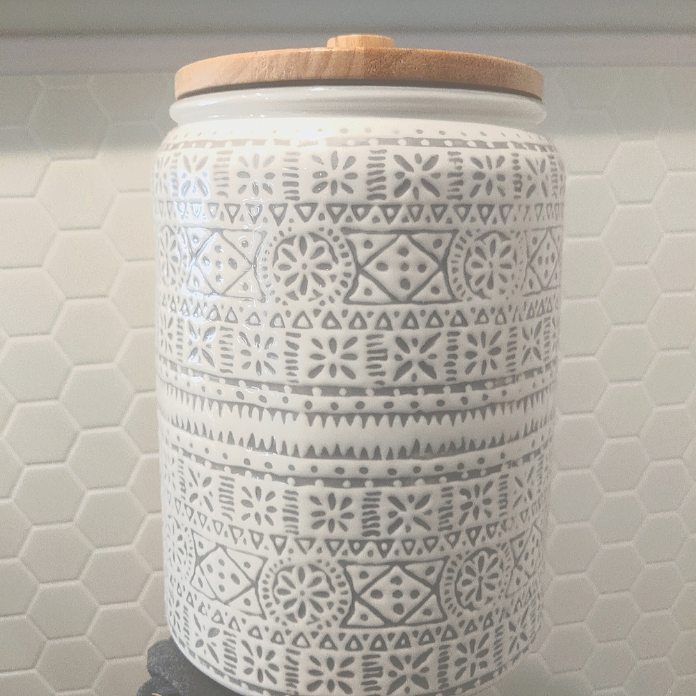 Threshold canister